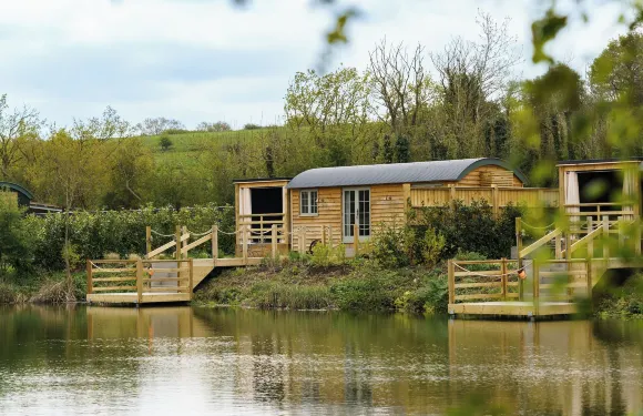 特温伯裏農場酒店