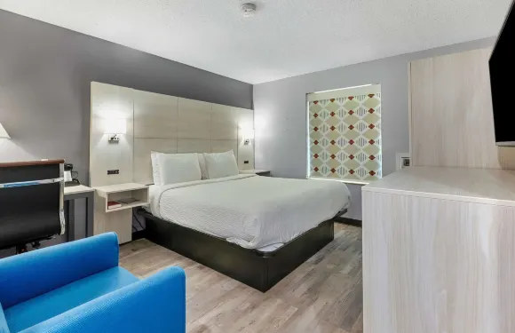 温德姆戴斯酒店-薩凡納蓋特威I-95