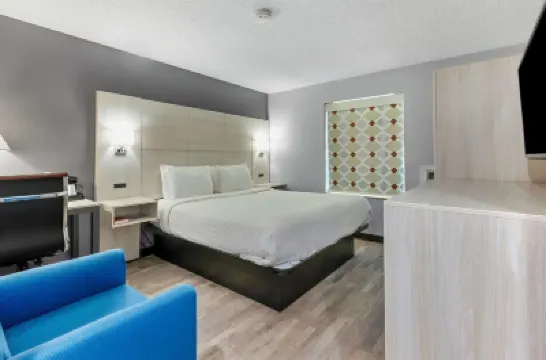 Days Inn by Wyndham Savannah Gateway I-95 Hotels in Savannah