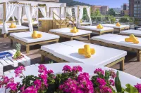 Hotel Alhambra - Airport Shuttle