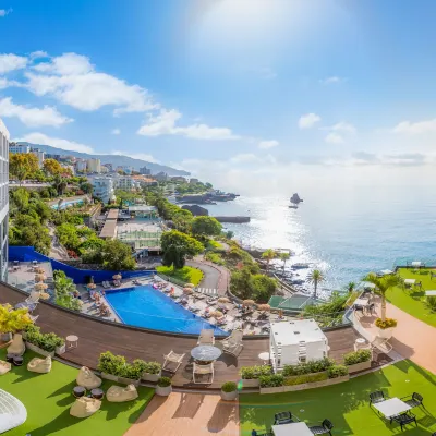 Hotel Baia Azul Hotels near Sao Martinho