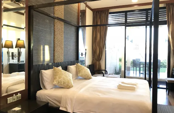 尼蘇斯卡拉姆邦奈日落海景海灘別墅及水療套房