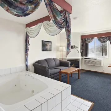 Super 8 by Wyndham Swift Current