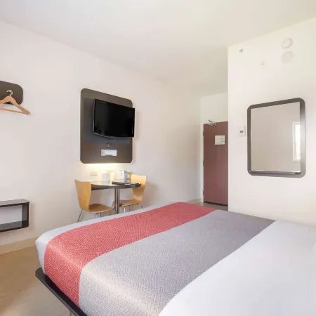Motel 6 Kingston, on