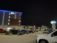 Holiday Inn Express & Suites GATINEAU - OTTAWA by IHG - Parking
