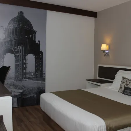 Hotel Plaza Revolución Отели рядом с достопримечательностью «Театр «Метрополитан»»