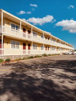 The Cavendish Motel Hotels in Queens County