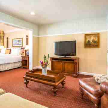 Wayside Inn Rooms