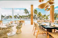 Van der Valk Plaza Beach & Dive Resort Bonaire Отели в г. Кралендейк