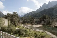 Résidence Hotelière Capu Seninu - con vistas a la montaña