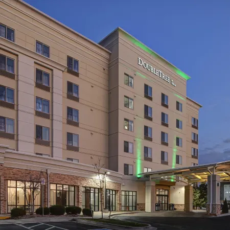 DoubleTree by Hilton Denver International Airport