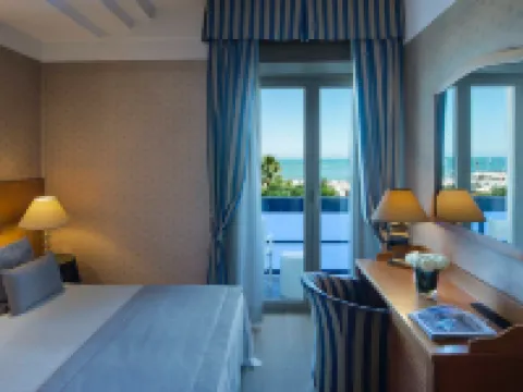 ホテル ルンゴマーレ リッチョーネのホテル