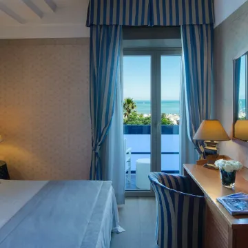 Hotel Lungomare Отели рядом с достопримечательностью «Mojito Beach Riccione»