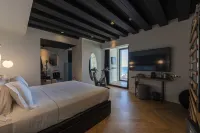 MaisonMe Boutique Hotel - balcony