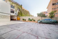 Capital O Hotel Casa Blanca - parking