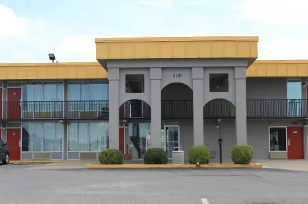 Econo Lodge Paducah West I-24
