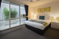 The Beach Motel Hervey Bay - balcony