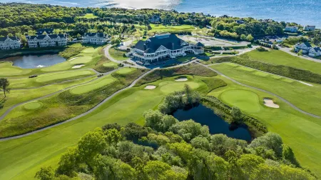 The Club at New Seabury Отели рядом с достопримечательностью «Заповедник Джеу Понд»