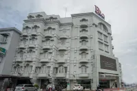 Rio City Hotel Отели рядом с достопримечательностью «Kolam pemancingan pak Latif»