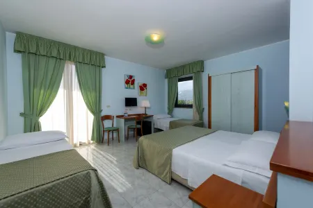 Atlantis Palace Hotel Отели рядом с достопримечательностью «Jaanta bi Village»