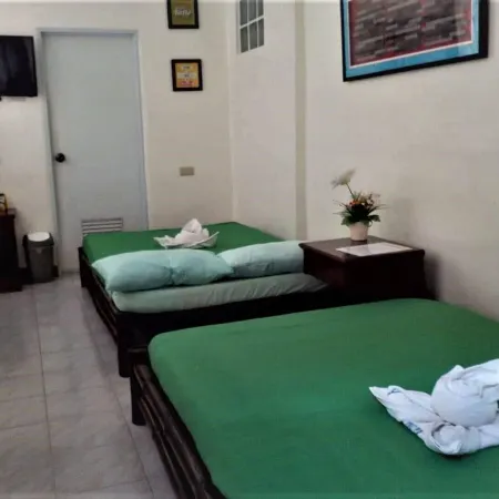 La Casa Roa Hostel