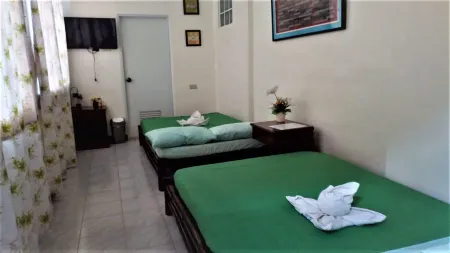 La Casa Roa Hostel Отели в г. Карамон