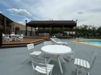 Super 8 by Wyndham Mason - Swimmingpools