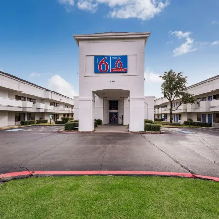 Motel 6 Irving, TX - Irving DFW Airport East