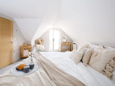 Luxury Penthouse ~ Super King Bed 5 Min to Beach