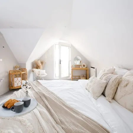 Luxury Penthouse ~ Super King Bed 5 Min to Beach