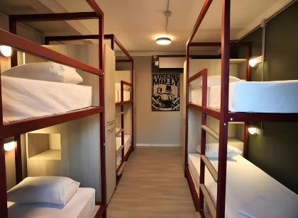 Stay Hybrid Youth Hostel