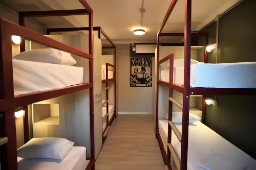 Stay Hybrid Youth Hostel