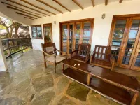 Silver Rock Hotel & Beachfront Apartments