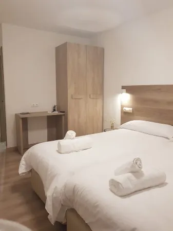 Hotel El Cobertizo Отели в г. Comarca de Hoya de Huesca