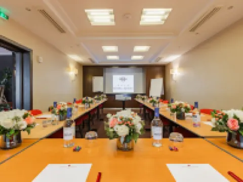 Hotel de Berny Hotels in Antony