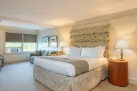 The Breakwater Inn & Spa