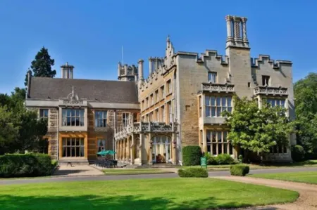 Orton Hall Hotel & Spa Отели рядом с достопримечательностью «Longthorpe Tower»