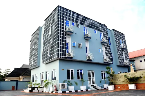 Joyrich Hotel - parking