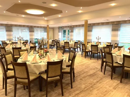 Hotel Restaurant Sonnenhof Отели в г. Вестерштеде