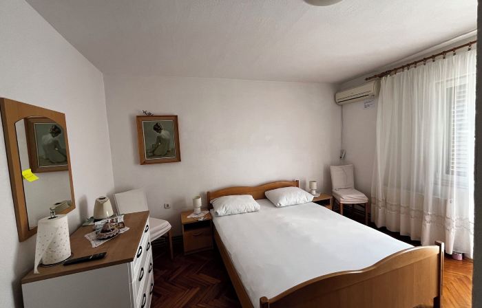 Apartment and Rooms Ruza