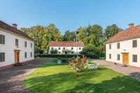 Hotell Dahlströmska gården Hotels near Stadsparken
