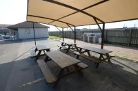 Port Isla Inn