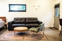 Studio Z - modern space 2mi from Choctaw Casino