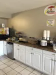 Super 8 by Wyndham Kamloops East - Bữa sáng