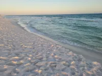 Large Private in Ground Pool 6 Feet Deep. 10 Minutes to Beach/Golf Very Clean