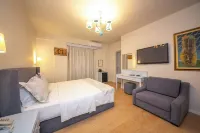 Illyrian Boutique Hotel Hotels near Plazhi Sarandë 4