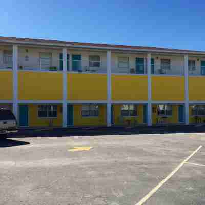 Economy Suites Hotel Exterior