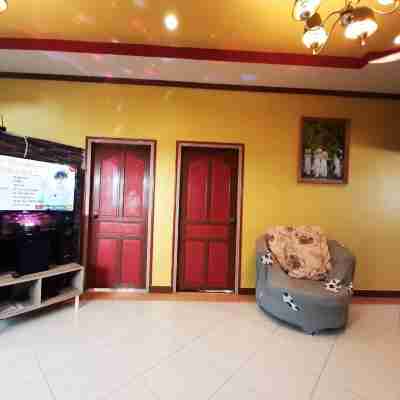 บ้านเรนนี่ พูล วิลล่า หัวหิน Others