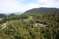 Treetops Lodge & Estate Hotels in Horohoro