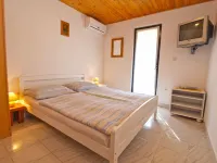 Apartments Dragica 929 Hotels near Fazana
